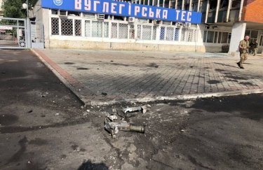 Оккупанты нанесли удар по Углегорской ТЭС, на станции сильный пожар (ВИДЕО)