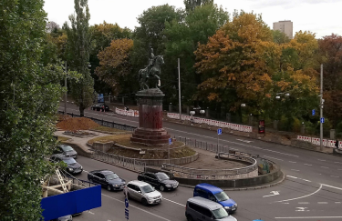 Декомунізація: у Києві демонтують пам'ятники Ватутіну та Щорсу