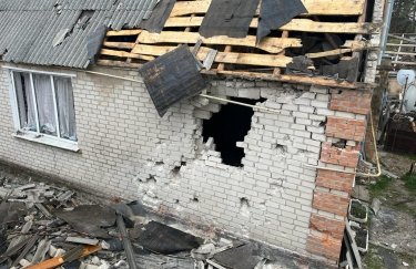 Оккупанты обстреляли село Подолы, пострадали частные дома. Фото: ГУ ГСЧС в Харьковской области