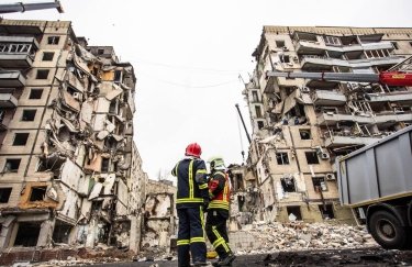 У Дніпрі тривають пошуки ще 25 мешканців зруйнованого російською ракетою будинку (ФОТО)