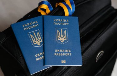 Українцям за кордоном спростили доступ до консульських послуг через "Дію"