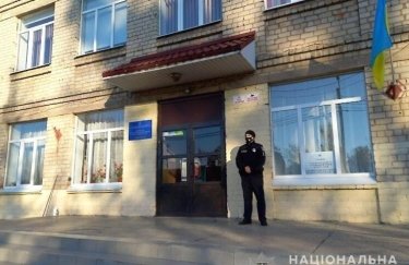 Наблюдатели отмечают, что явка на выборах очень низкая. Фото: Нацполиция Наблюдатели отмечают, что явка на выборах очень низкая. Фото: Нацполиция