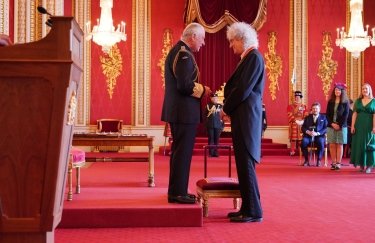 Король Великобритании Чарльз III и музыкант Брайан Мэй. Фото: The Royal Family / Twitter Чарльз III, Брайан Мэй