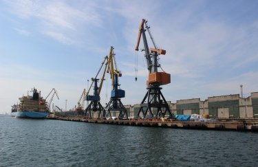 В портах Украины в Азовском море перевалка грузов упала на 50-70%