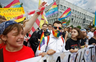 Петиція до Зеленського про легалізацію одностатевих шлюбів набрала 25 тисяч голосів
