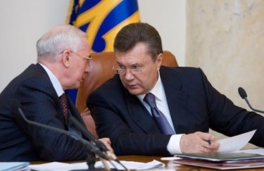 Азаров просит допросить его в суде над Януковичем с помощью видеоконференции