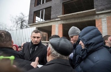 Приостановлена скандальная стройка возле Ботанического сада