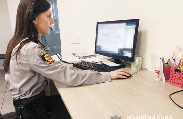 "Нужны дополнительные руки": полиция зовет на работу волонтеров для приема звонков