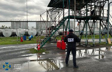 В Закарпатье разоблачили подпольный нефтеперерабатывающий завод, который производил фальсифицированное горючее и поставлял сети АЗС