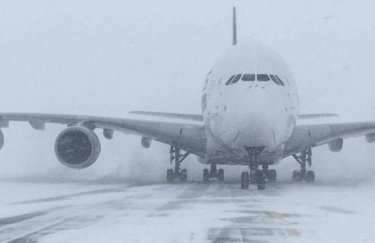 В Украине из-за снегопадов отменяются и задерживаются авиарейсы