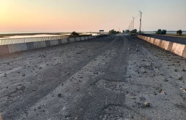 ЗСУ здійснили черговий удар по мосту Чонгар, який з'єднує материкову територію України з окупованим Кримом