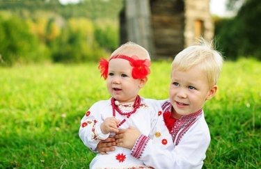 Кукла, Нух, Ярасвет и Харлампий: как в Украине называли детей в 2017 году