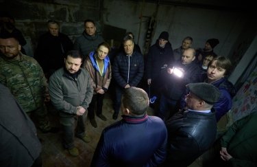 Владимир Зеленский и зарубежные гости на Черниговщине. Фото: пресс-служба ОП. Зеленский, вице-канцлер Германии и генсек Совета Европы посетили село Ягодное, где во время оккупации был "подвал смерти" (ВИДЕО, ФОТО)