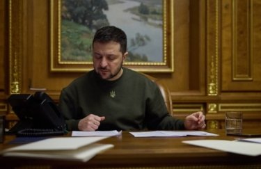 Зеленский подписал указ о введении санкций против 200 физлиц, связанных с РФ