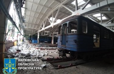 Війська РФ ракетним ударом частково зруйнували депо Харківського метро (ФОТО)