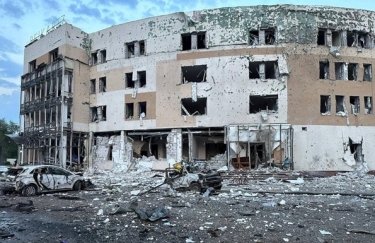 За даними прокуратури, у серпні 2023 року в готель Reikartz влучили дві крилаті ракети. Фото: Запорізька обласна прокуратура готель Reikartz , обстріл