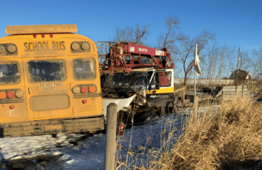 Старый школьный автобус из Канады может попасть на дороги Украины