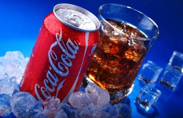 Coca-Cola досі продається в РФ, а дочірня компанія отримує прибуток - Bloomberg