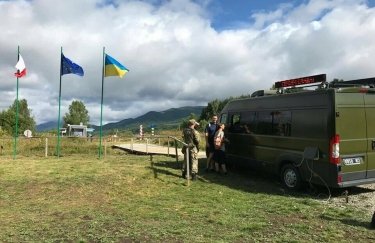 На границе Украины с Польшей открыли временный пункт пропуска