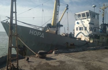Украинские пограничники задержали в Азовском море российское рыболовецкое судно