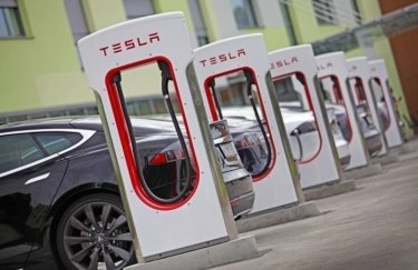 В Украине появятся станции для подзарядки электрокаров Tesla — Маск