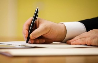 Порошенко подписал закон об уголовной ответственности за содействие самоубийству