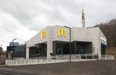 McDonald's, Николая Михновского (Дружбы народов) 33А, киев