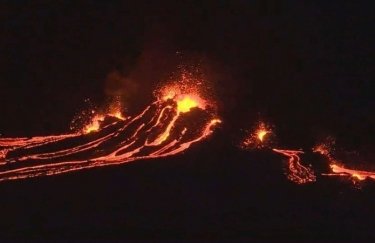 Извержение вулкана Фаградалсфьяль. Фото: twitter.com/RUVfrettir