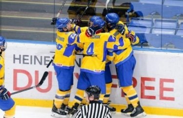 Победа сборной Украины U-18 по хоккею / sportarena.com