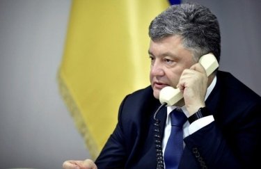 Порошенко по телефону попросил Путина освободить политзаключенных