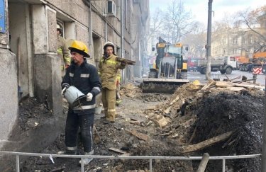 Пожар в Одессе: в больнице скончался спасатель, число жертв возросло до 10
