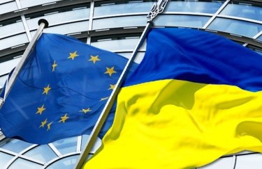 Флаги Украины и ЕС. Фото: 24tv.ua