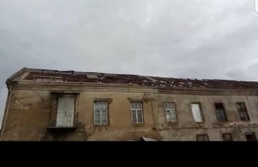 Последствия торнадо в Херсонской области. Фото: facebook.com/groups/voleksnews Последствия торнадо в Херсонской области. Фото: facebook.com/groups/voleksnews