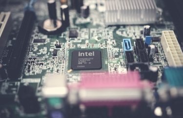 Intel і AMD припиняють постачання своїх товарів до Росії та Білорусі