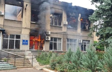 У Соледарі обстрілом зруйновано мерію, у Сіверську під вогнем опинилися житлові будинки, є загиблі - ОВА