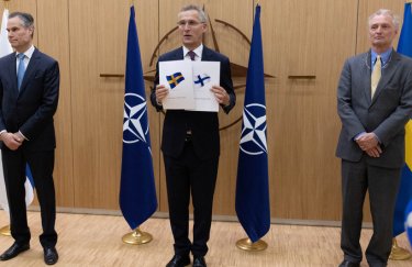 Столтенберг получил заявки Финляндии и Швеции на вступление в НАТО