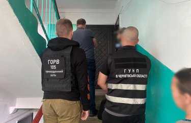 В Чернигове разоблачили "бизнес" по вывозу мужчин из Украины в качестве водителей автобусов (ФОТО)