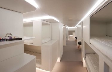 Airbus будет обустраивать модули со спальными местами для пассажиров в багажных отсеках