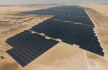 В ОАЭ запустили самую мощную в мире частную солнечную электростанцию