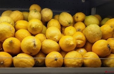 Лимоны на прилавке в магазине. Фото: odessa.online