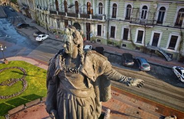 Зеленський попросив міськраду Одеси розглянути знесення пам’ятника Катерині ІІ