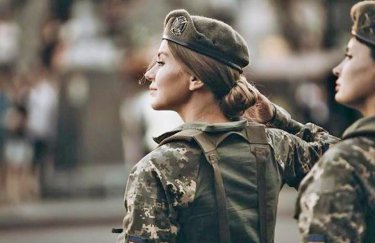 Рада поддержала введение добровольного порядка взятия женщин на военный учет