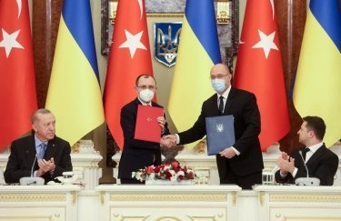 Украина и Турция подписали соглашение о Зоне свободной торговли