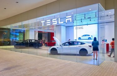 Tesla витратить $500 млн на розширення мережі зарядних станцій