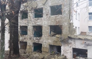 Оккупанты ударили ракетами С-300 по Купянску, из артиллерии обстреляли жилой дом в Волчанске