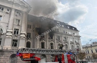 Дрон РФ атакував будівлю СБУ в Києві: Зеленський анонсував відповідь