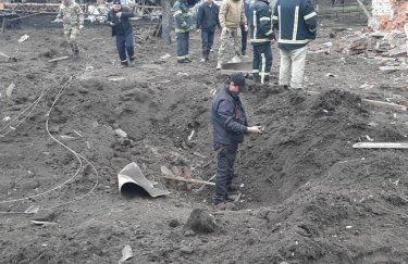 Российская авиация ударила по предприятию в Черниговской области: есть разрушения (ФОТО)