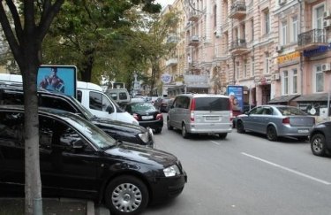 Неправильная парковка в центре Киева