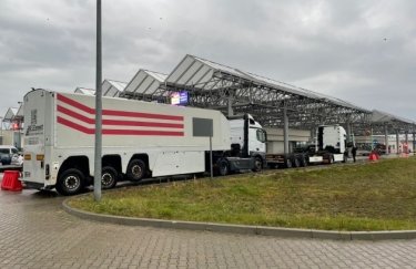 На кордоні з Польшею ускладнено рух для вантажівок: деталі
