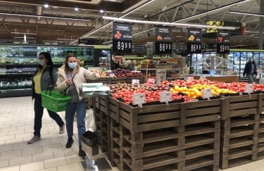 Українські продуктові мережі заявили, що продовольства у магазинах та на складах достатньо для забезпечення населення